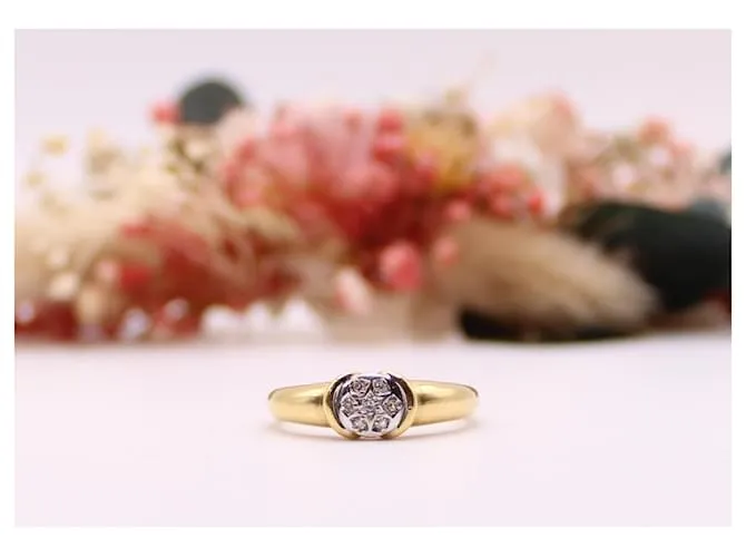 Autre Marque Anillo solitario de oro amarillo con pavé de diamantes 750%O Gold hardware 