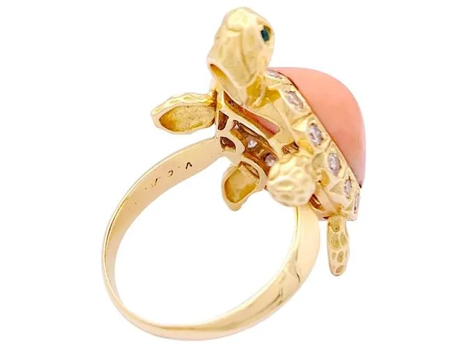 Autre Marque Anillo Van Cleef & Arpels, "Tortue", oro amarillo, diamantes, coral. 