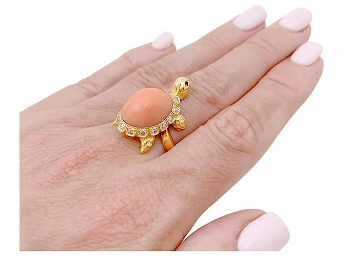 Autre Marque Anillo Van Cleef & Arpels, "Tortue", oro amarillo, diamantes, coral. 