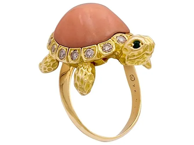 Autre Marque Anillo Van Cleef & Arpels, "Tortue", oro amarillo, diamantes, coral. 