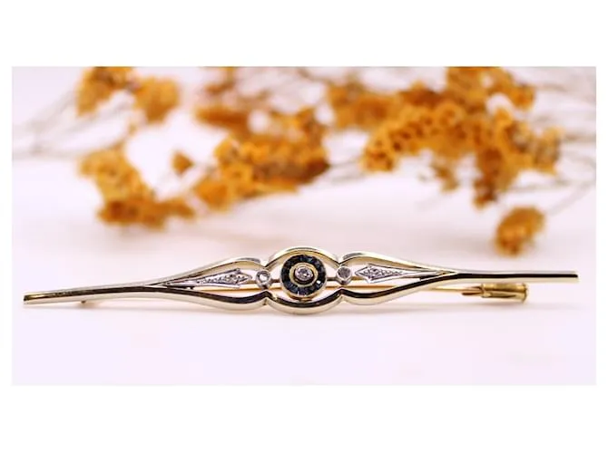 Autre Marque Broche Art Deco engastado con zafiros y diamantes en platino y oro amarillo 750%O Gold hardware 