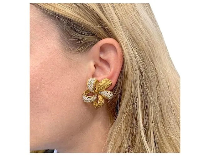 Autre Marque Pendientes m.Gerard en oro amarillo y diamantes. 