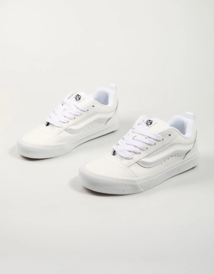  baskets VANS Knu Skool en Blanc 84313