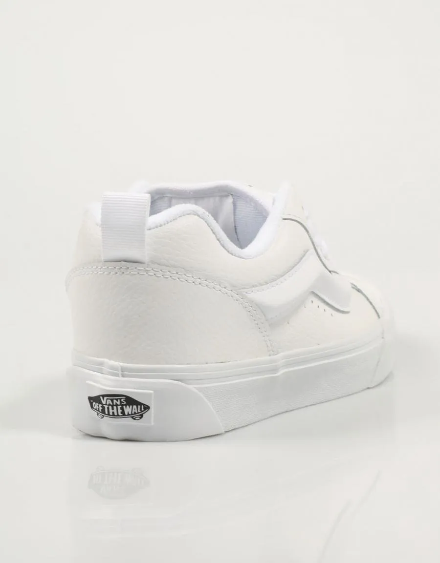  baskets VANS Knu Skool en Blanc 84313