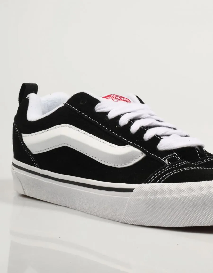  baskets VANS Knu Skool en Noir 83372