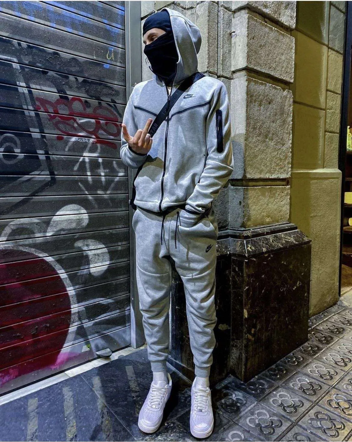 Conjunto de Chándal Nike Tech Fleece Gris