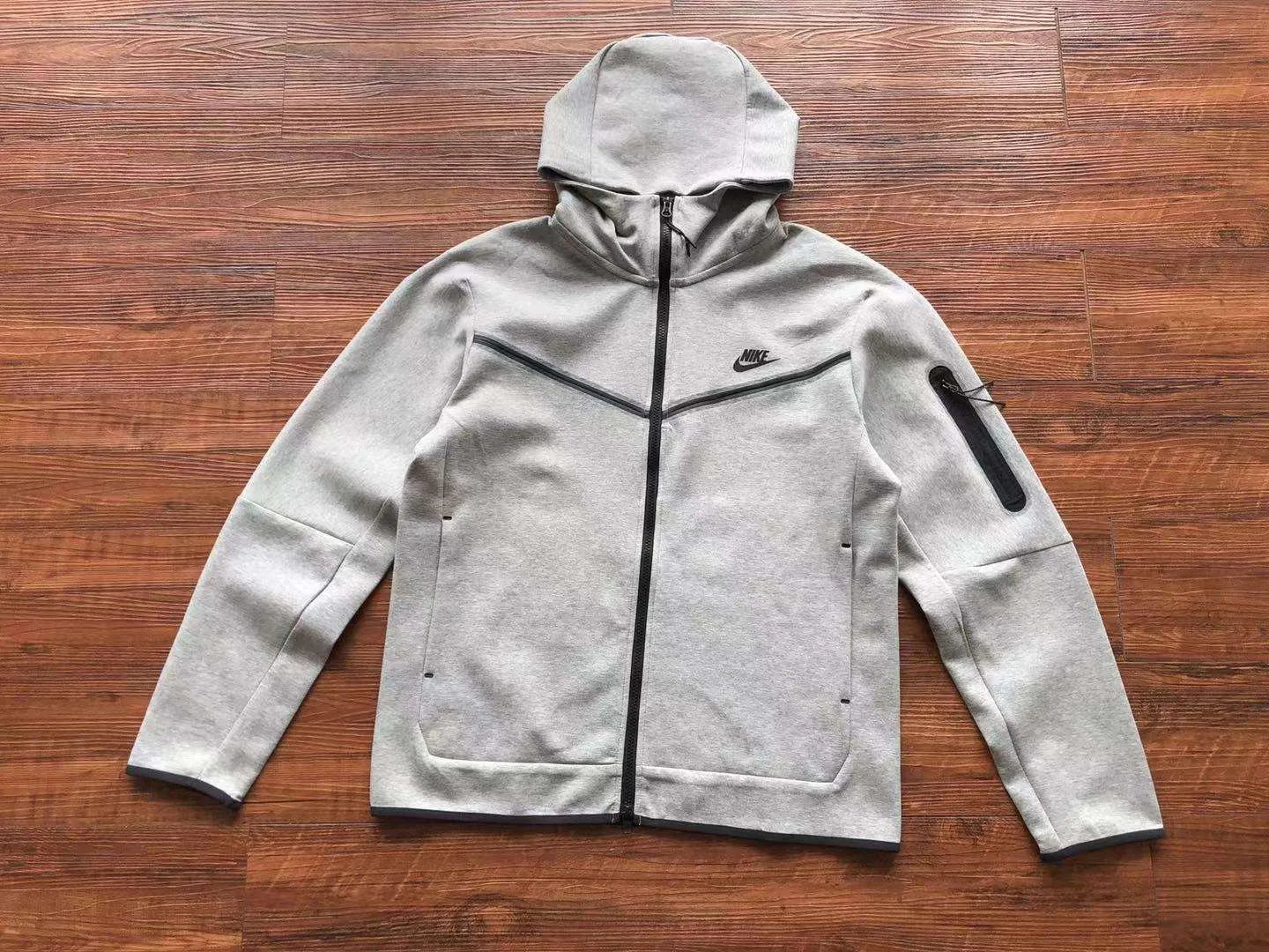 Conjunto de Chándal Nike Tech Fleece Gris