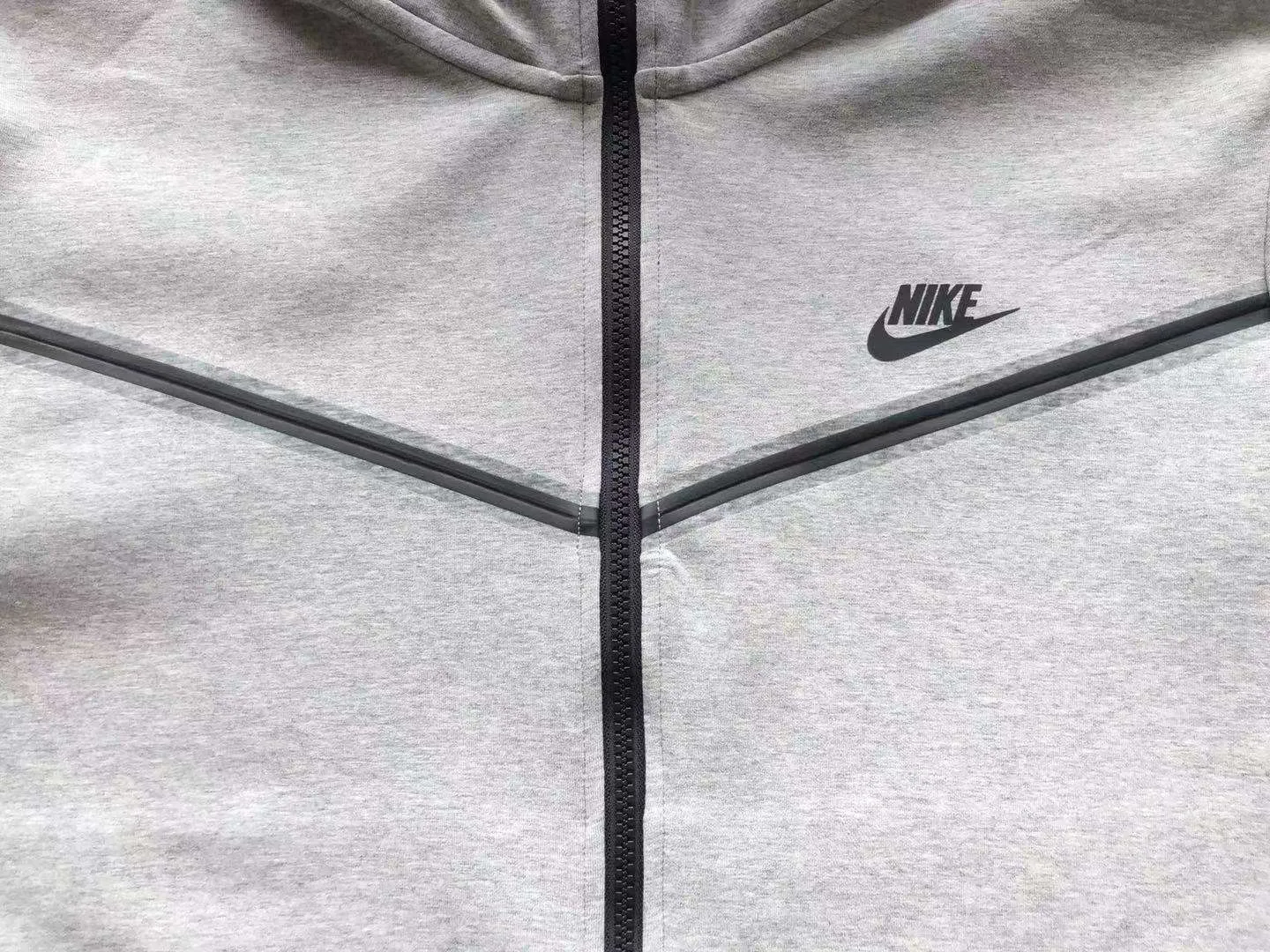 Conjunto de Chándal Nike Tech Fleece Gris