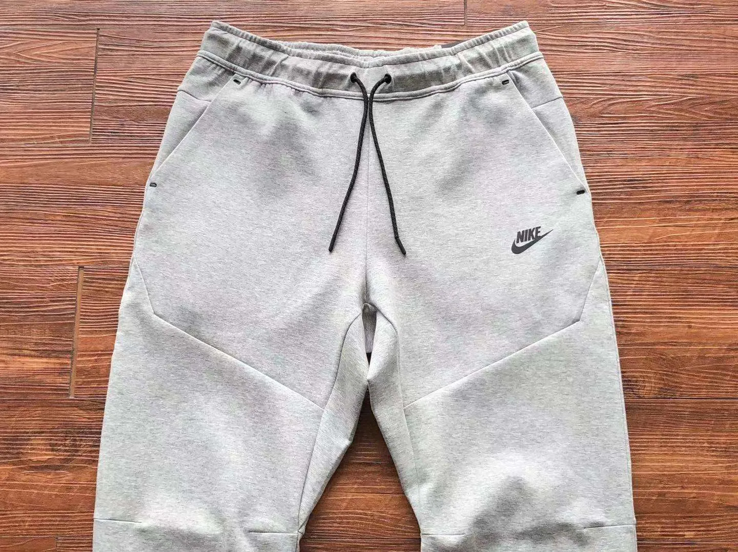 Conjunto de Chándal Nike Tech Fleece Gris