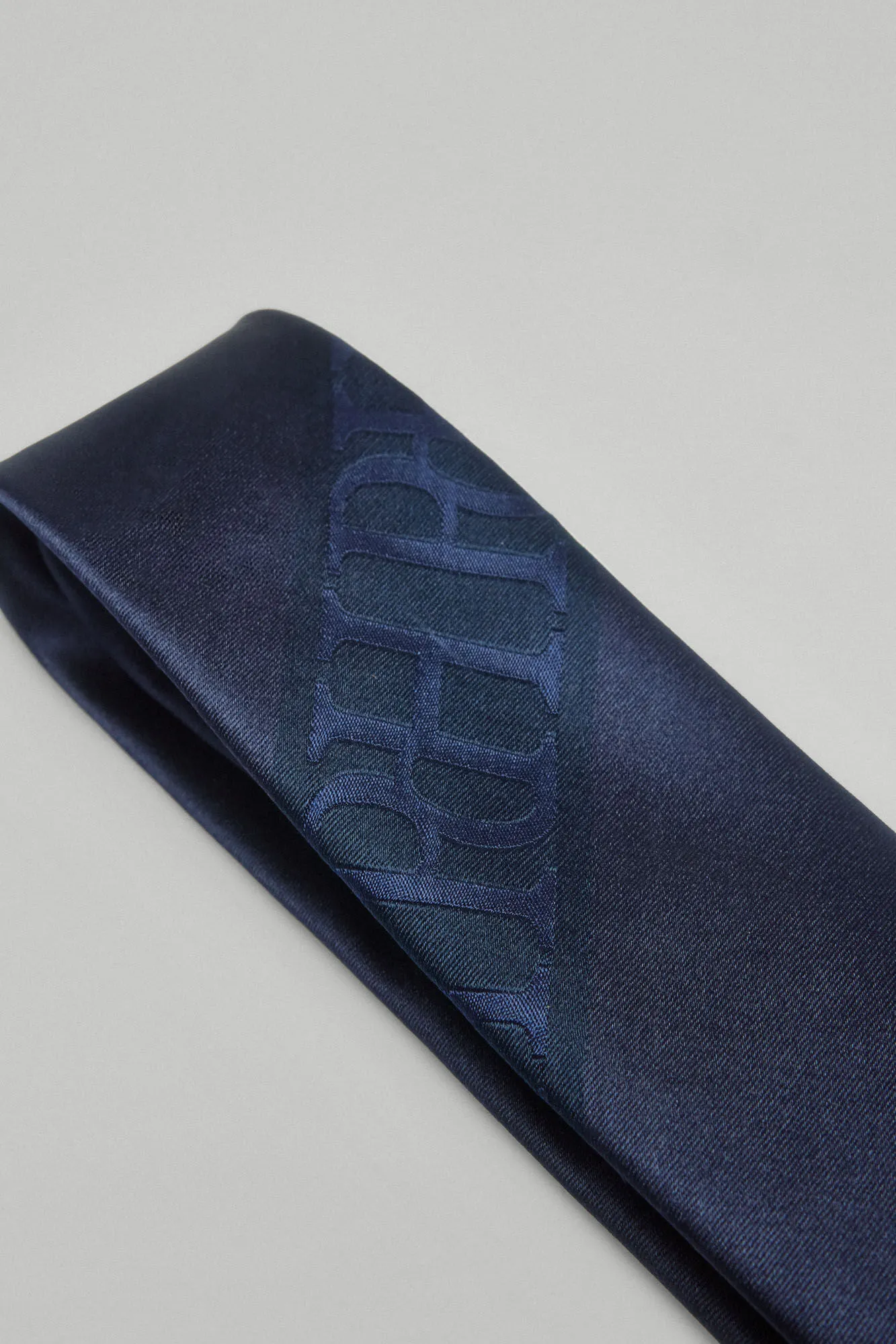 Natural silk tie